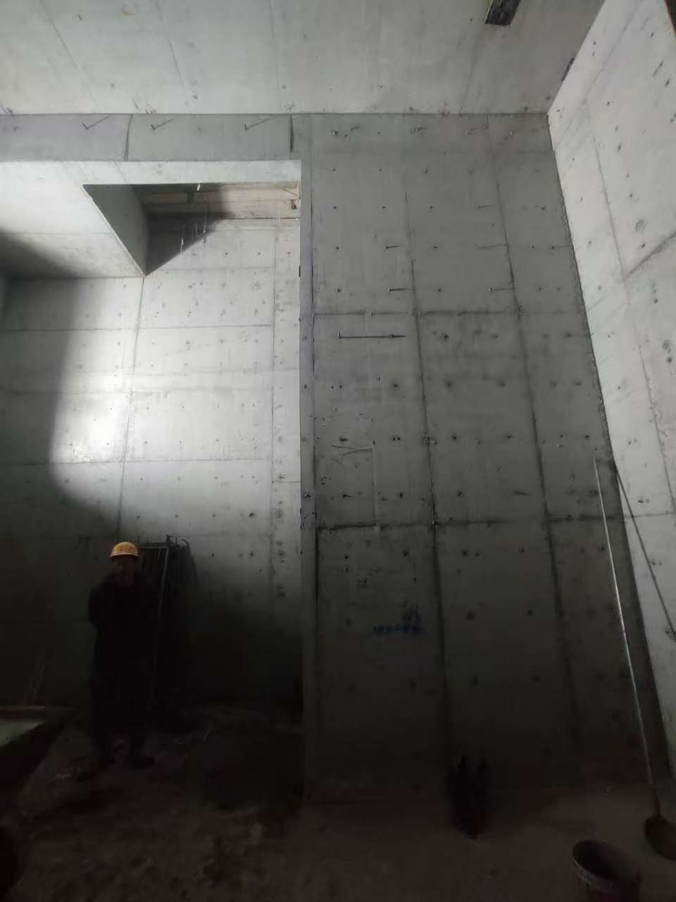 利州墙上开槽钢筋断了有影响吗